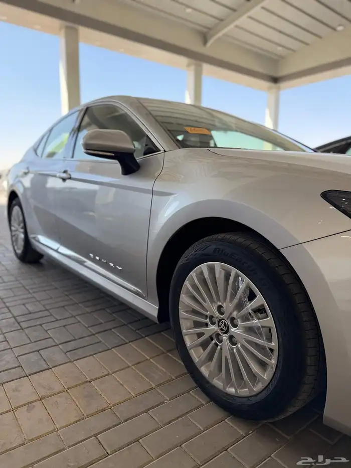 تويوتا كامري م 2025 بنزين LE 2