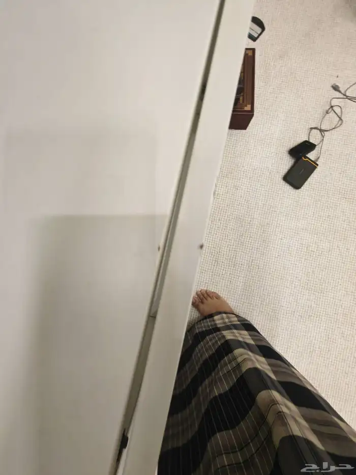 طاولة تلفزيون ايكيا بحالة ممتازة 4