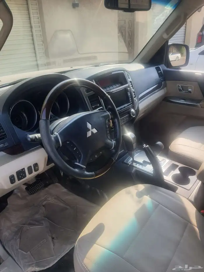 متسوبيشي باجيرو 2015 1