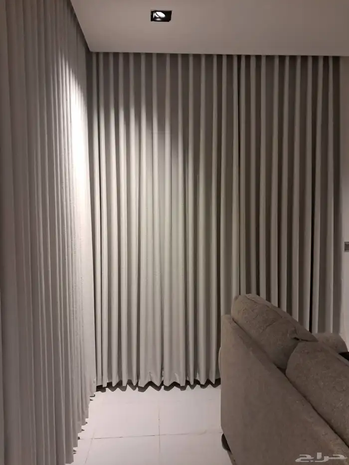 كنب مجلس مساند تفصيل وا تنجيد ستائر ويفي امريكي جمع الستائر. 3