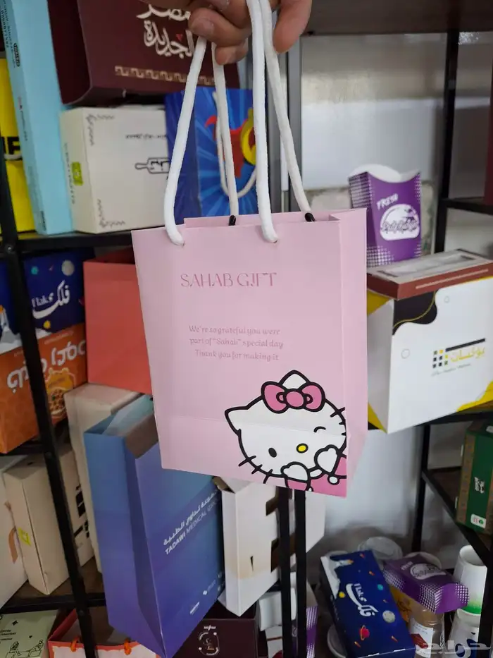 طباعة أكياس ملصقات بنر ختم كوب بوكسات ورق زبدة بكج عبايات 0