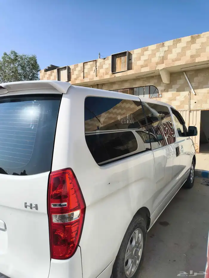 هيونداي H1  موديل 2010  بحالة ممتازة. خضعت لصيانة دقيقة. اله 1
