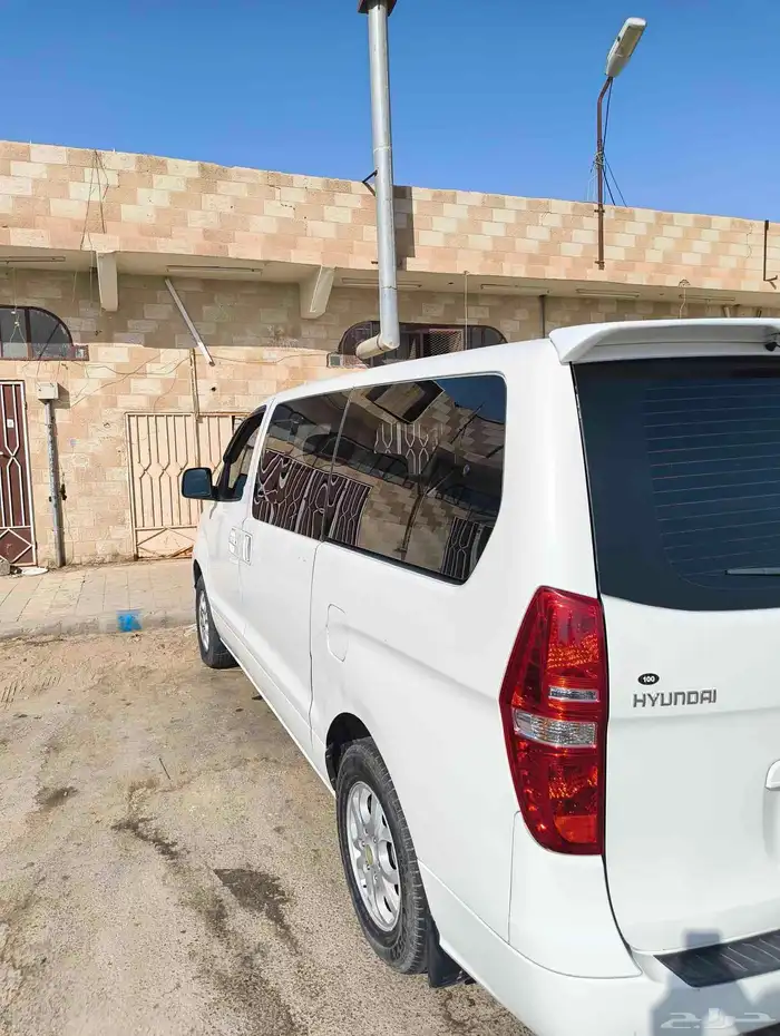 هيونداي H1  موديل 2010  بحالة ممتازة. خضعت لصيانة دقيقة. اله 2