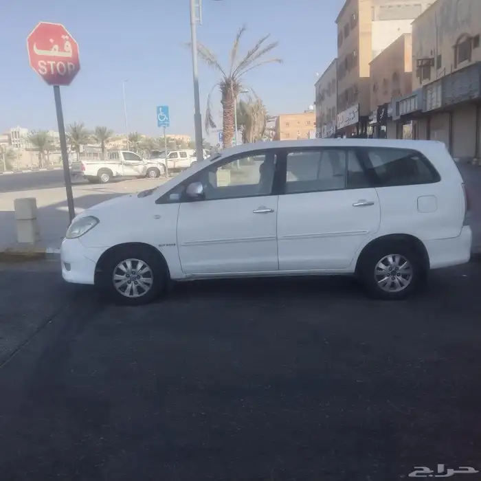 Innova Toyota 2011 1