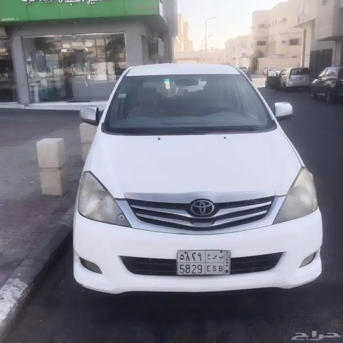 Innova Toyota 2011 4