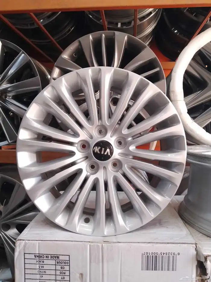 جنوط كيا كدنزا موديل2014 مقاس 17 اصلي وكاله 1