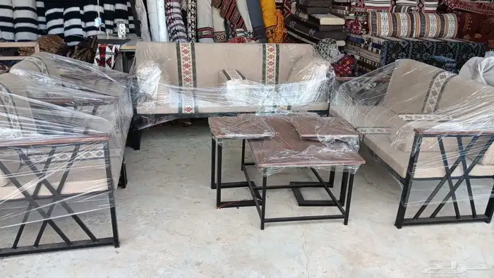 كراسي حديد 0