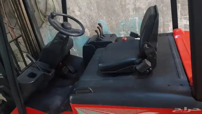 رافعه شوكيه للبيع موديل 2012 كهرباء حموله 3 طن 8