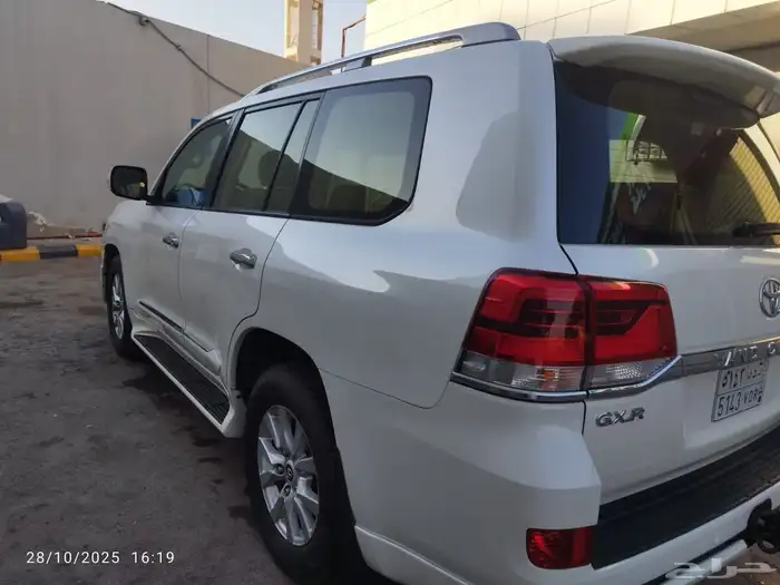 للبيع لاندكروزر 2016 وكاله شرط من الصدام الى الصدام 8