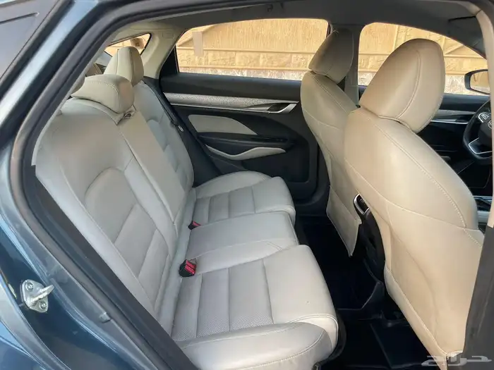 جيلي بينراي 2022 نص فل نظيف جدا 16