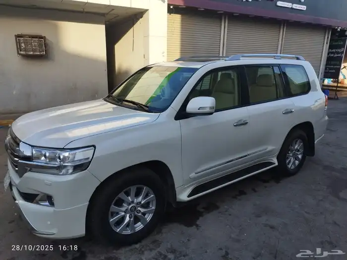 للبيع لاندكروزر 2016 وكاله شرط من الصدام الى الصدام 0