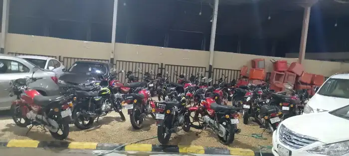 للبيع دبابات بوكسر بجاج هندي 2022 2