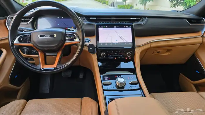 جيب جراند شروكي ساميت 2021 ضمان و صيانة مجانية 35