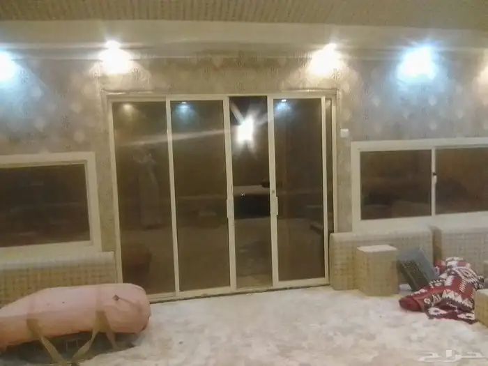 بيع شعر ملكي 8 5للبيع مع الكنب المراكي نضيف ع السوم 3