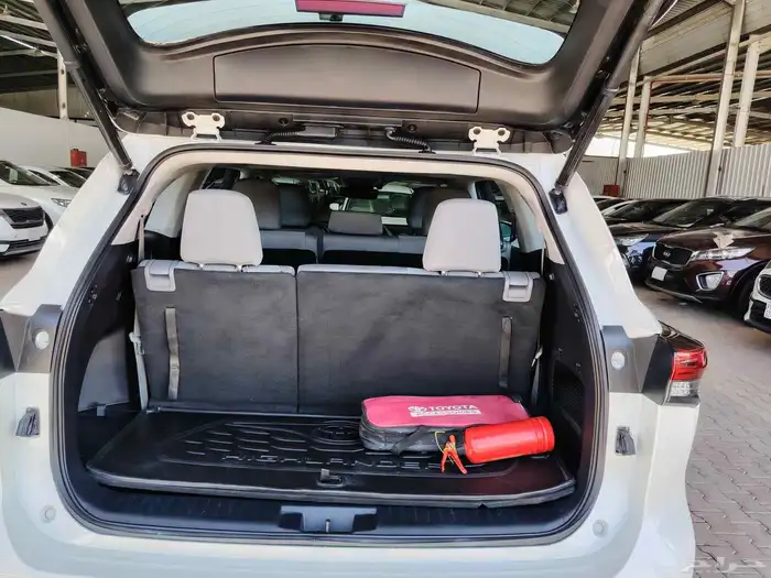 تايوتا هيلندر 2021 12