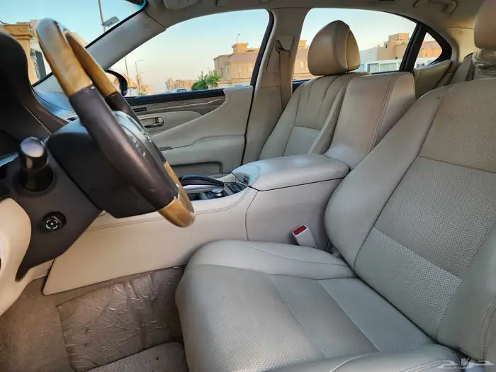 لكزس LS460 2013 ( بحالة ممتازة ) 13