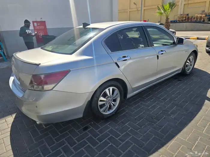 هوندا اكورد موديل 2010 4 سلندر فول لاد كفرات 4 نظيفة 3