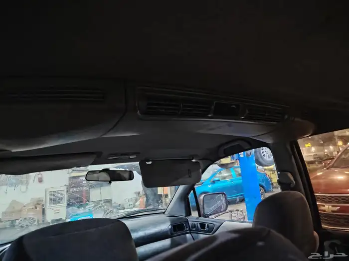 مستبيشي سبيس واجون 2003 3