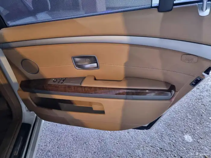 بي ام دبليو الفئة 730 2007 5