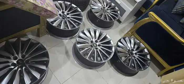 للبيع طقم جنوط هيونداي سنتيال مقاس 19 عدد 5 حبات 5