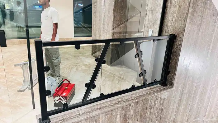 السلام عليكم ورحمة الله وبركاته 350 ريال ا للمتر مع زجاج سير 2