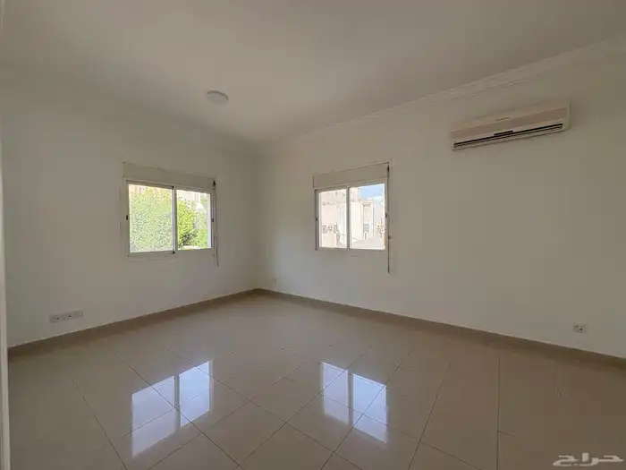 فيلا للايجار - حي الفيصلية 23