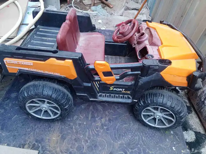 سياره اطفال كبيره مستخدمه ونظيفه استعمال شهرين فقط للبيع 0