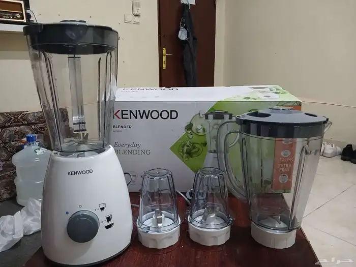 خلاط كيينوود بحاله الجديد استخدام 4 او 5 مرات فقط 0