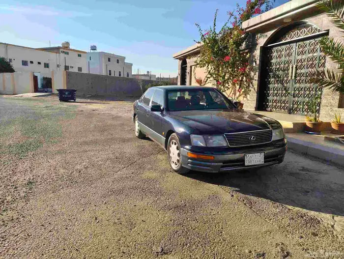 لكزس LS400 0