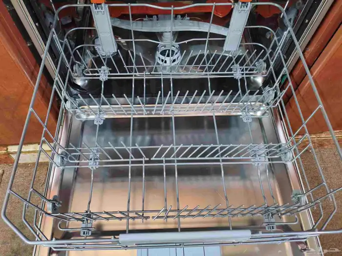 غسالة اطباق Ariston ب9 برامج 2