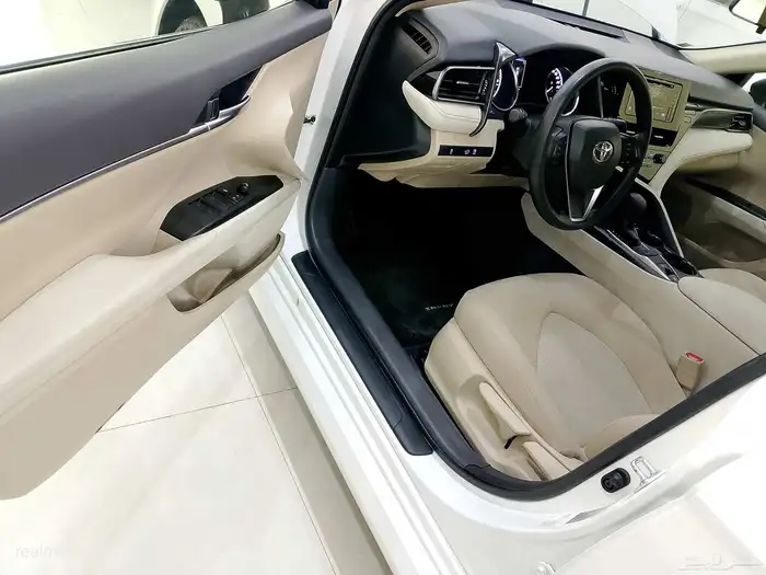 كامري 2022 وارد الساير(8سرعات) مخزن 5