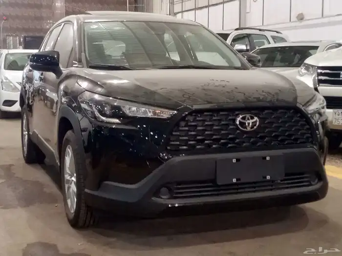 تويوتا كورلا كروس ( 2025 )نص فل بنزين اصفار جديد بطاقة جمركة 1