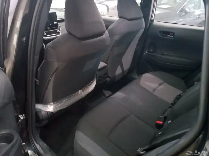 تويوتا كورلا كروس ( 2025 )نص فل بنزين اصفار جديد بطاقة جمركة 26