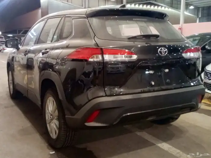 تويوتا كورلا كروس ( 2025 )نص فل بنزين اصفار جديد بطاقة جمركة 5