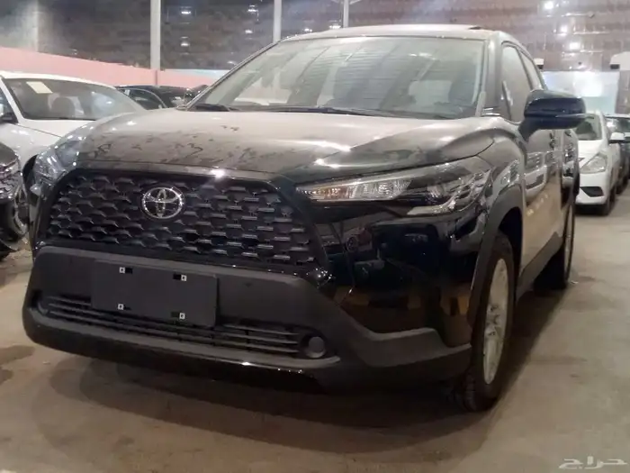 تويوتا كورلا كروس ( 2025 )نص فل بنزين اصفار جديد بطاقة جمركة 0