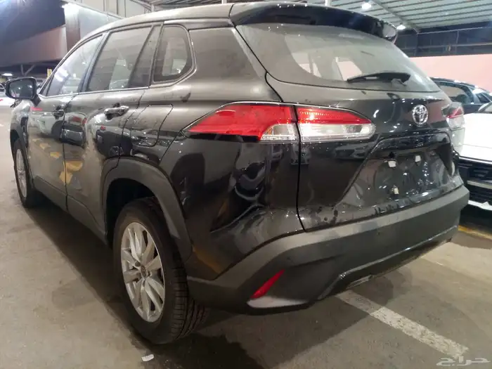 تويوتا كورلا كروس ( 2025 )نص فل بنزين اصفار جديد بطاقة جمركة 8