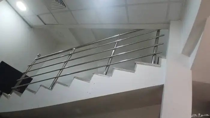 السلام عليكم ورحمة الله وبركاته 350 ريال ا للمتر مع زجاج سير 5