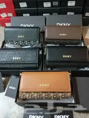 يوجد لدينا جميع انواع الشنط جمله وقطاعي 0