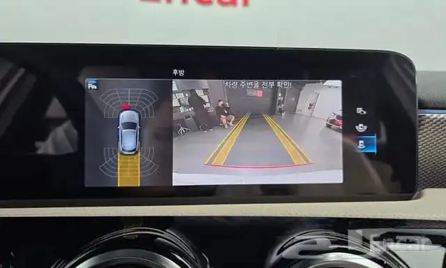 مرسيدس بنز E220 موديل 2023 استيراد كوريا 6