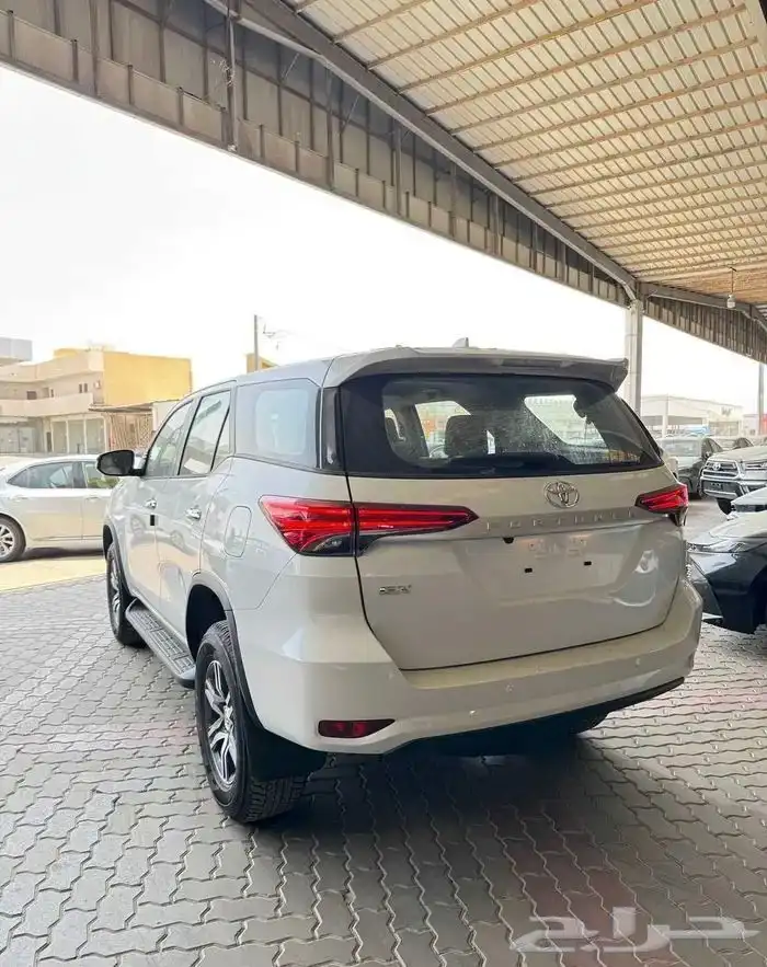 عروض الايجار منتهي بالتمليك تويوتا فورتشنر GX2 بنزين 2025 3