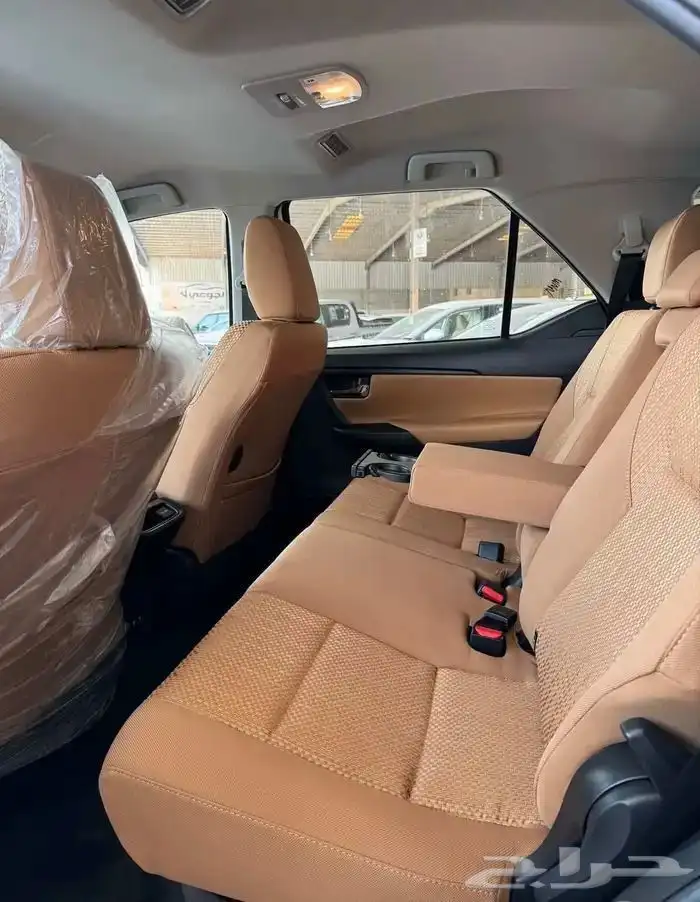 عروض الايجار منتهي بالتمليك تويوتا فورتشنر GX2 بنزين 2025 5