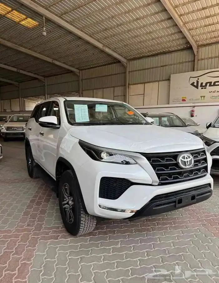 عروض الايجار منتهي بالتمليك تويوتا فورتشنر GX2 بنزين 2025 0
