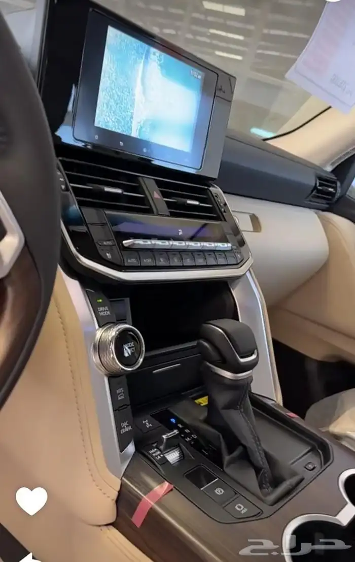 تويوتا لاندكروزر GXR فل كامل بريمي تربو محرك ديزل موديل 2025 4