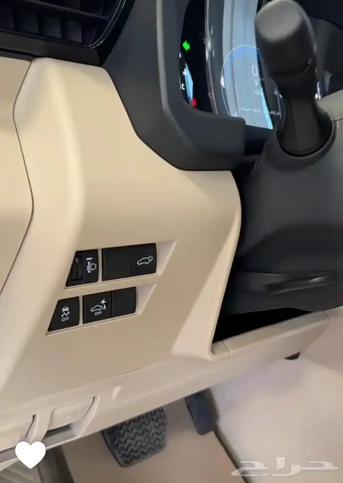 تويوتا لاندكروزر GXR فل كامل بريمي تربو محرك ديزل موديل 2025 6