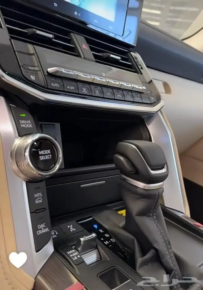 تويوتا لاندكروزر GXR فل كامل بريمي تربو محرك ديزل موديل 2025 5