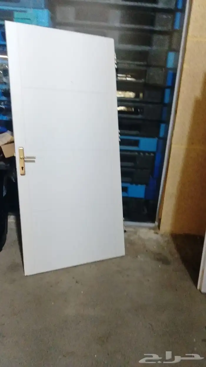 ابواب خشب مستخدم والمنيوم جديد وحديد جديد للبيع 0