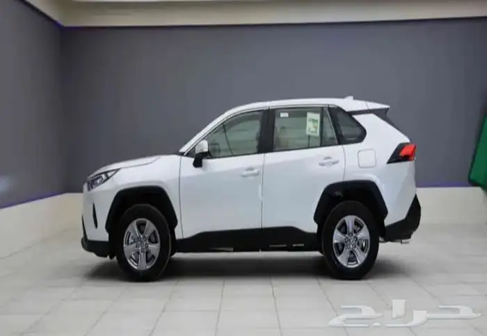 تويوتا راف فور 2025 3