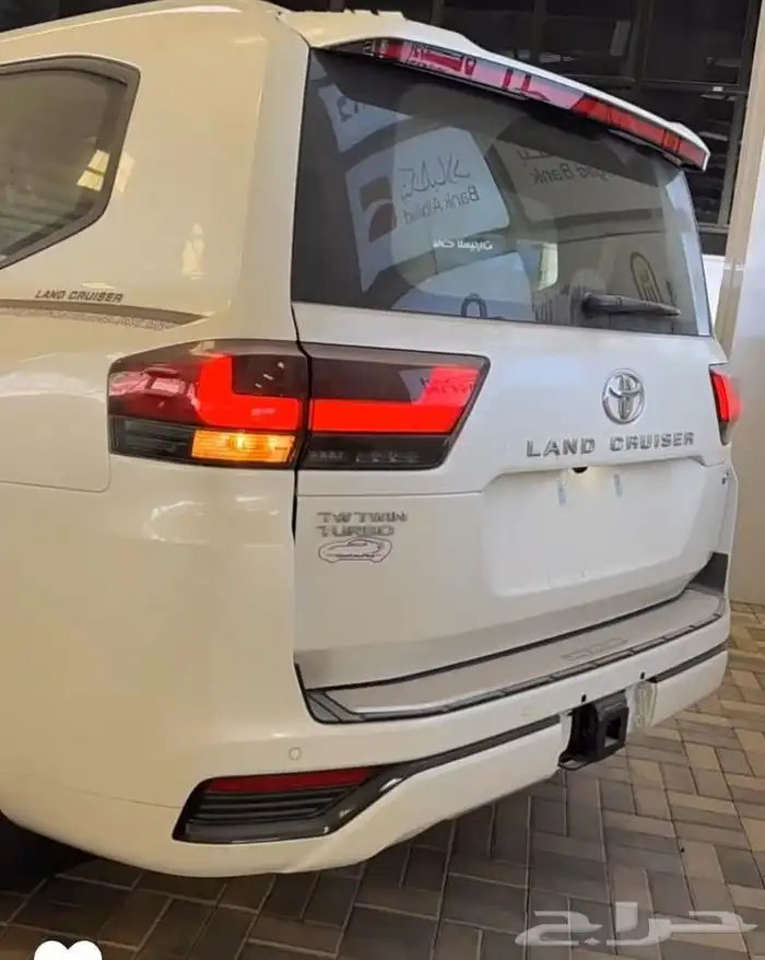 تويوتا لاندكروزر GXR فل كامل بريمي تربو محرك ديزل موديل 2025 16
