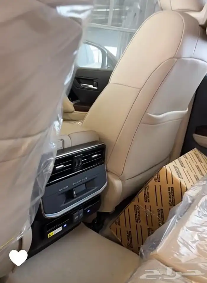 تويوتا لاندكروزر GXR فل كامل بريمي تربو محرك ديزل موديل 2025 12