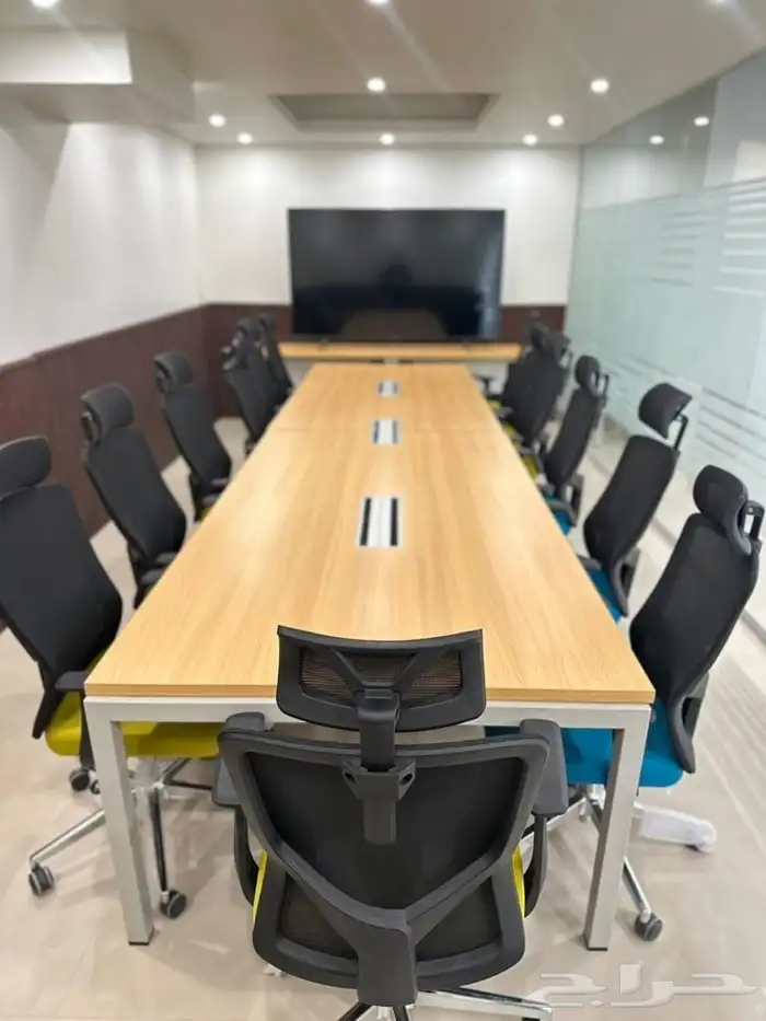 تصميم وتنفيذ مكاتب و ورك استيشن 18